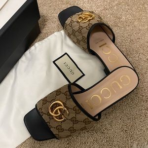 Gucci logo flats/sandals